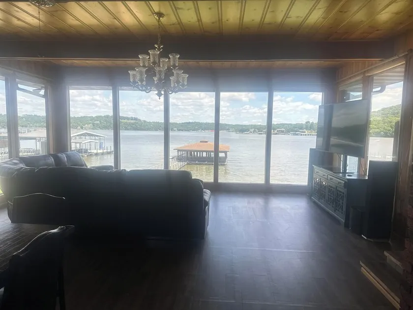 Huge Home-EVENTS WELCOME-Private Boat Ramp-Big Backyard-Perfect For Big Groups - Image 1