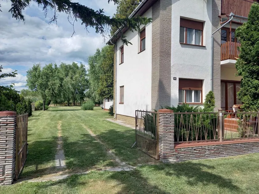 Holiday home for exclusive use with garden and barbecue 150 m from the beach - Image 1