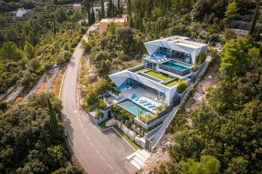 Villa Aqua Majestic Diamond Sumptuous 5 Bedroom Villa Magnificent Seaview - Image 1