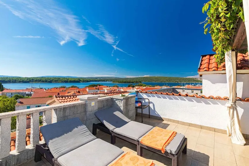 Holiday apartment with terrace and air conditioning - Image 1