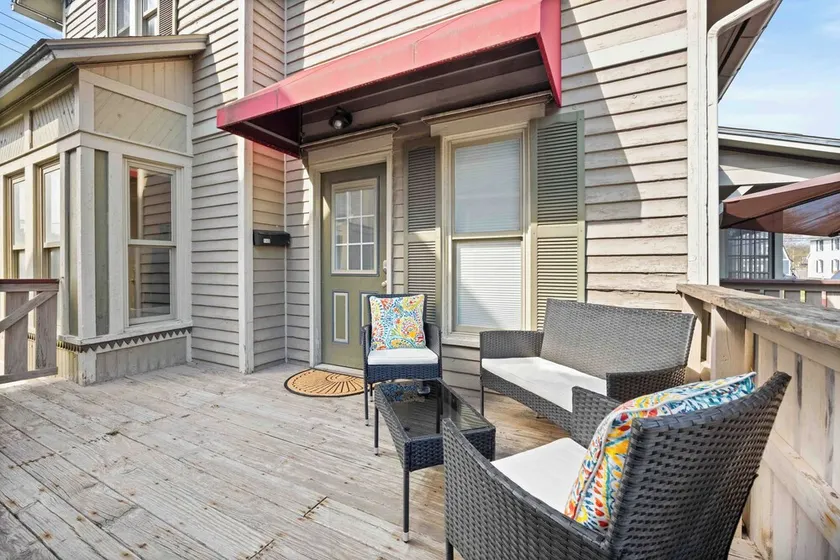 House of Vines: Walkable Penn Yan Retreat. Kayaks and Indoor Pool Access - Image 1