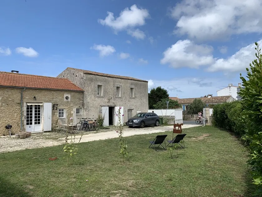 Charentais house renovated in 2020 - Image 1