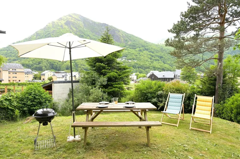 Chalet 'Appartement Les Isards' con vistas a la montaña, Wi-Fi y aire acondicionado - Image 1