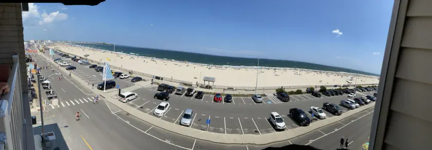 Ocean Front Pent House Beautiful Beach View Full Furnished Family Vacation Condo - Image 1