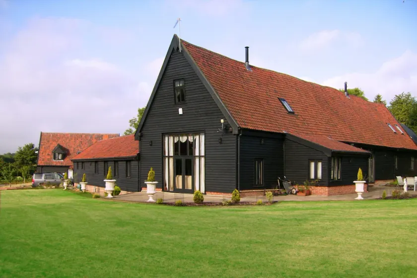 Doves Barn - Image 1