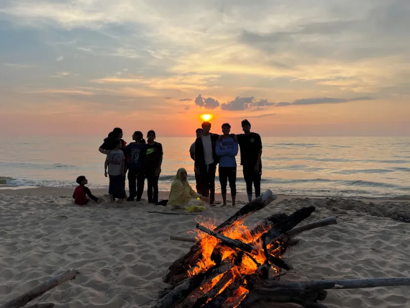 Spacious 4BR Lake Michigan Retreat • Private Beach • Sleeps 10 - Image 1