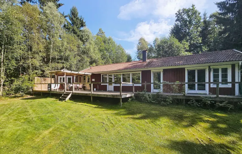 Vackert hem i Annerstad med bastu - Image 1