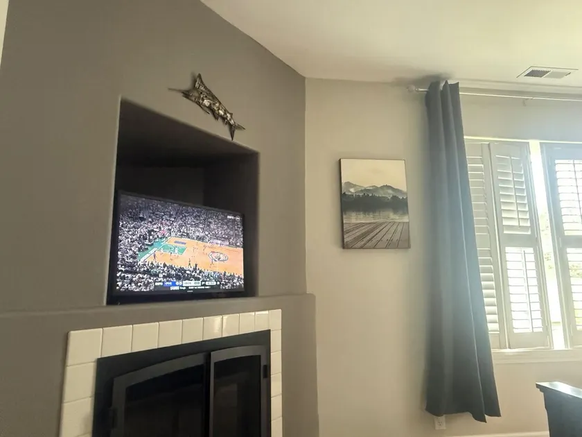 Oregon Ducks GameDay Retreat Spacious 4BR by Autzen stadium - Image 1