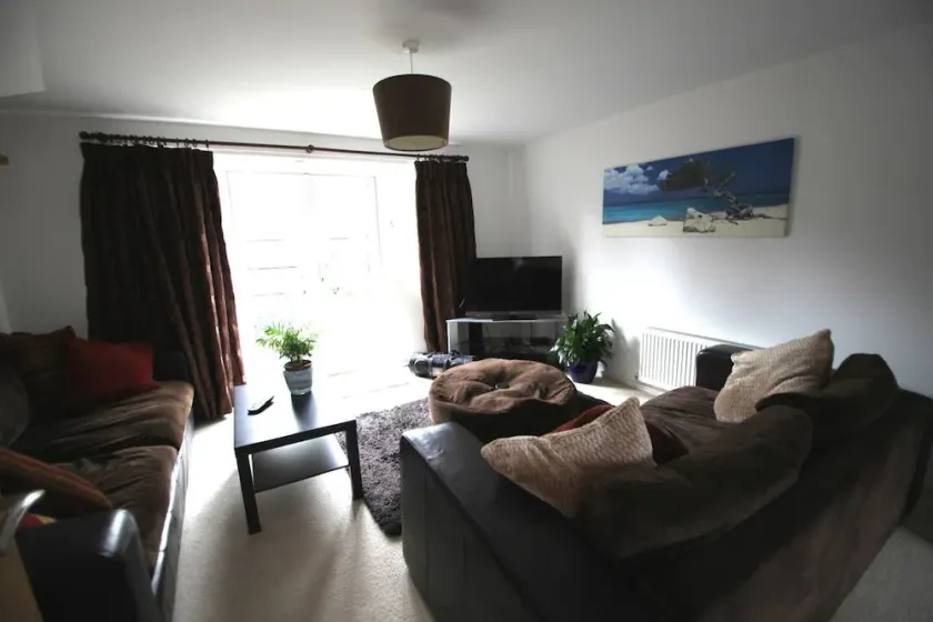 Lovely Lymm Property - Image 1