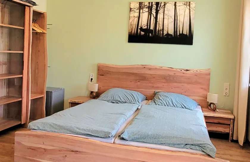 Vacation Room in the Forest - Terra Nova - Image 1