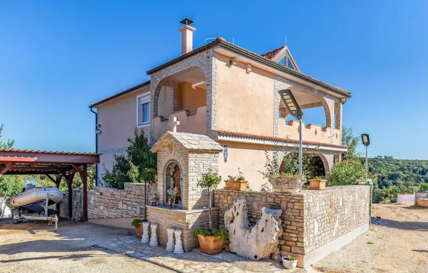 Appartamento fronte mare a Kavran con WiFi - Image 1