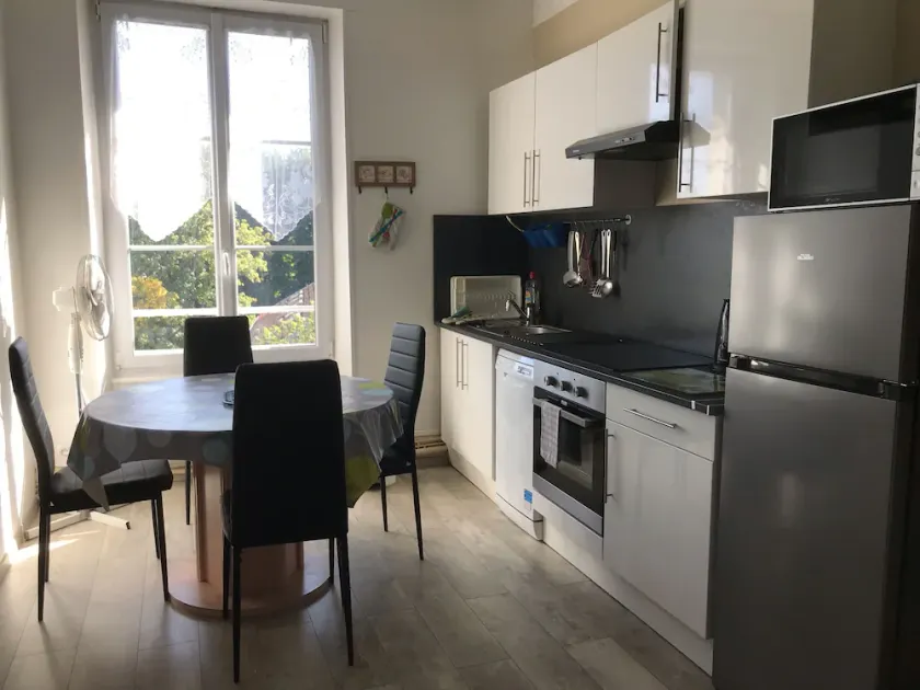 Furnished apartment 45m2 quiet and bright - Image 1