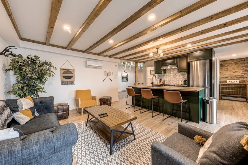 Old Quebec Penthouse | River Views & Balcony - Image 1