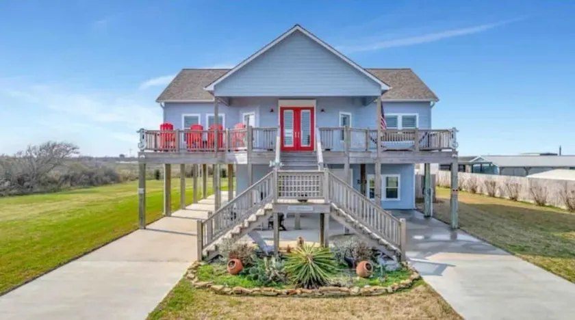 5BR Waterfront Paradise I Fish, Relax & Unwind - Image 1