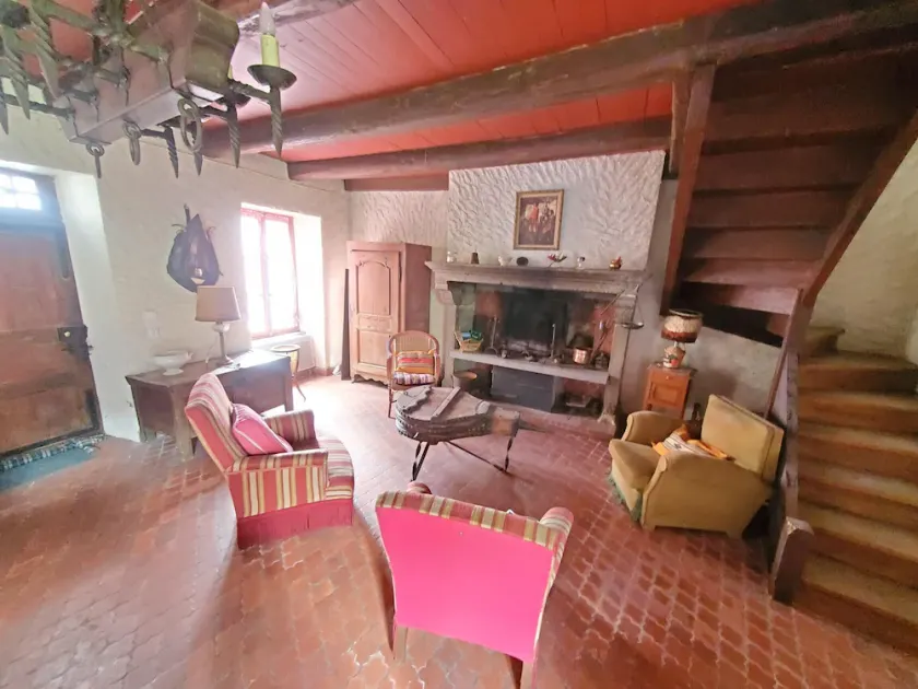 Maison en pierres proche de la Cascade de Saillant - Image 1