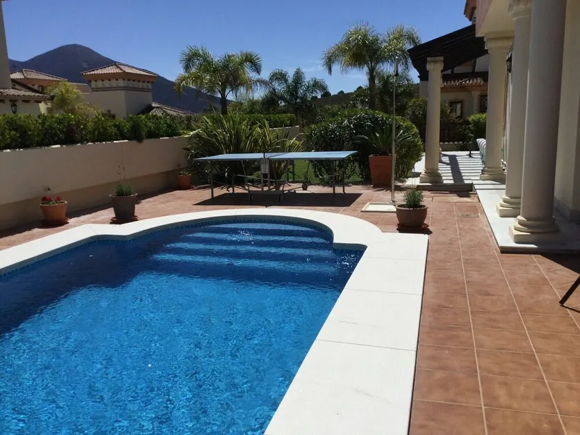 Costa del Sol. Schöne Villa mit vier Schlafzimmern mit atemberaubender Aussicht und privatem Pool - Image 1