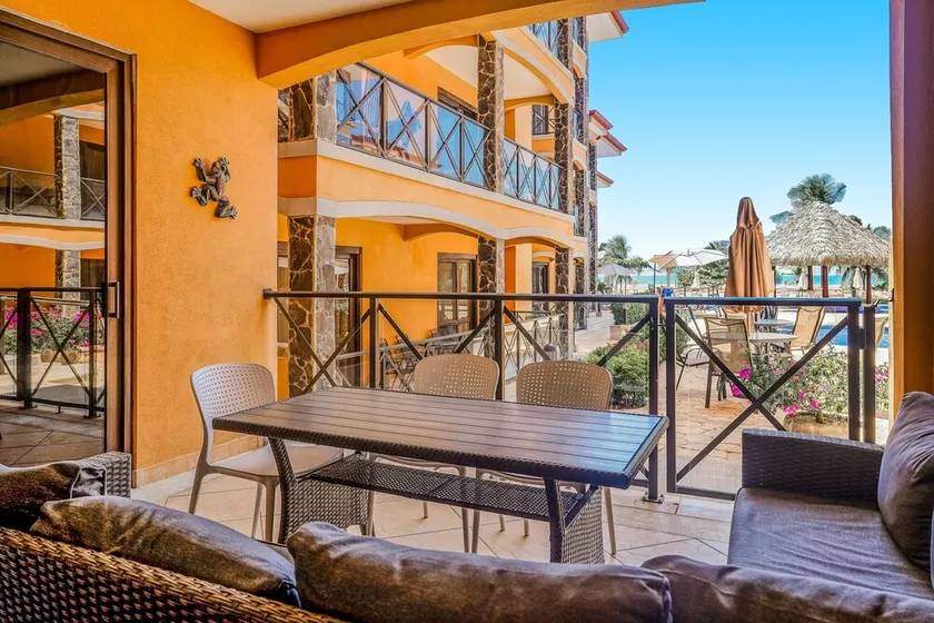 Wonderful Beachfront Condo w/ Modern Kitchen, Upscale Interior, Pool - Image 1