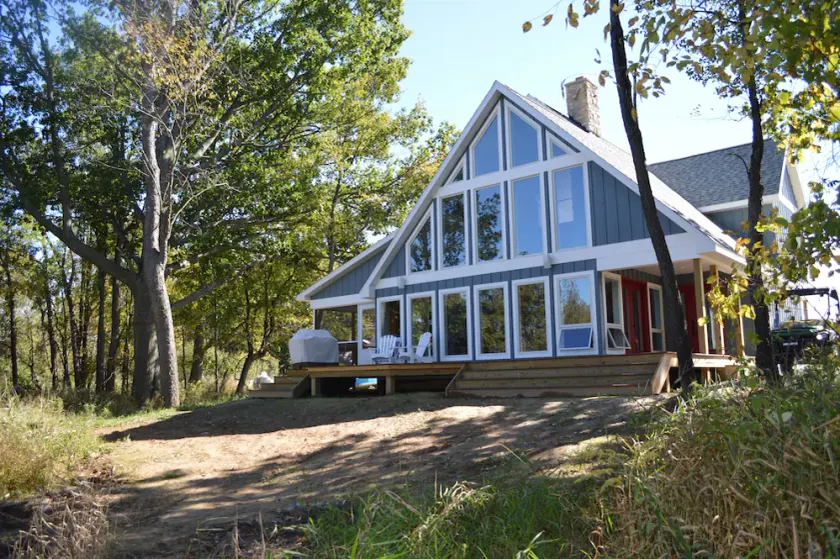 Gå tilbage til naturen og oplev sølivet med stil, når du bor i vores hus - Image 1