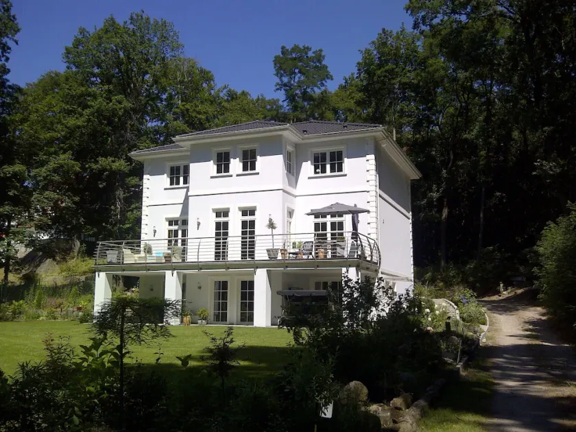 Modern apartment in spacious villa, 3,000 sqm property, south-facing slope, forest, WIFI - Image 1