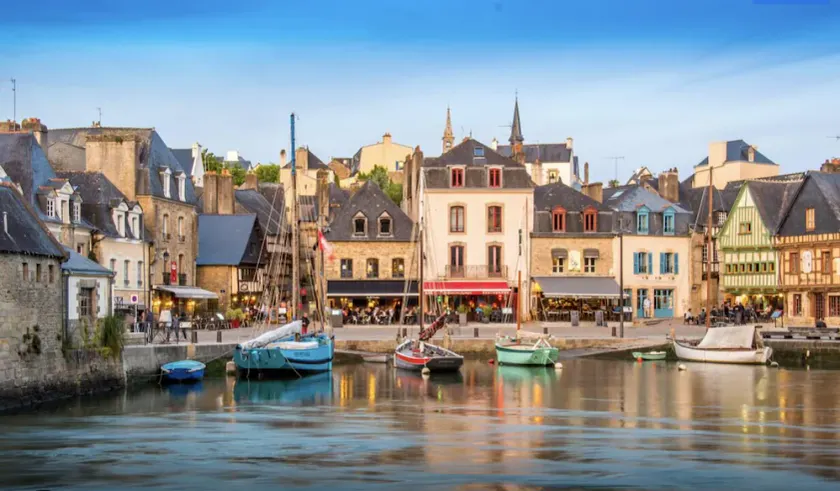 RARE - Beautiful 2P of 50M2 with large Terrace on the Port of ST Goustan-Auray - Image 1