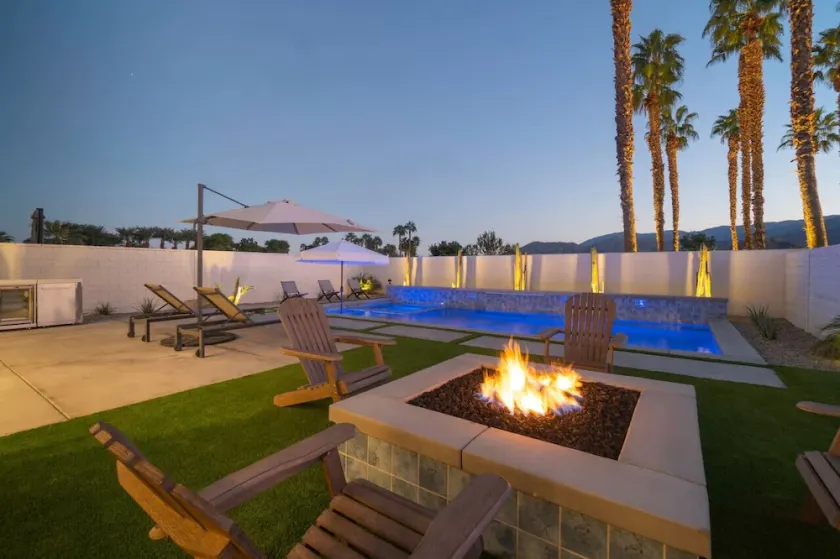 Luxury Desert Escape Private Pool Putting Green Outdoor Oasis - Image 1
