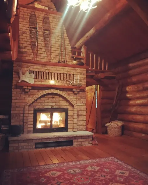 Quiet Lakeside log cabin with teaching/studio space available for retreats. - Image 1