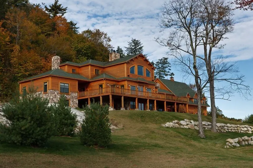 Grand White Mountain Home - Image 1