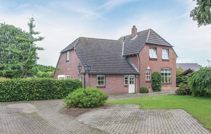 1 bedroom beautiful home in Loerbeek - Image 1