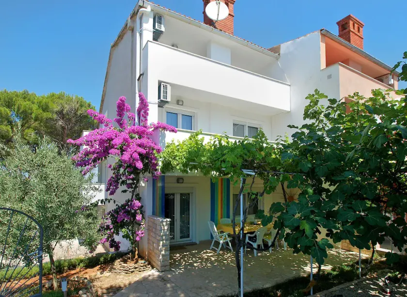 House 1823/21658 (Istria - Vinkuran), 750m from the beach - Image 1