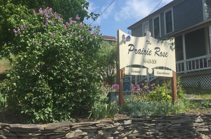The Prairie Rose Guesthouse-  Strawberry Wilderness at your Doorstep - Image 1