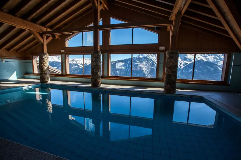 GROSSES 120 M2 DUPLEX IM STEHENDEN CHALET MGM MIT 4 **** BEHEIZTEM POOL - Image 1