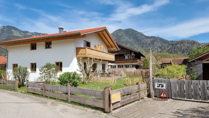 Apartments 40 m², 1-2 persons, living room, 1st sep. Bedroom, balcony - Image 1