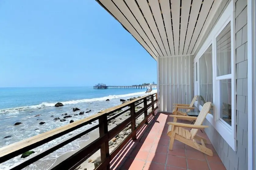 Fabulous Oceanfront Cottage Sur sec Sandy Beach carbone - Pelican - Image 1