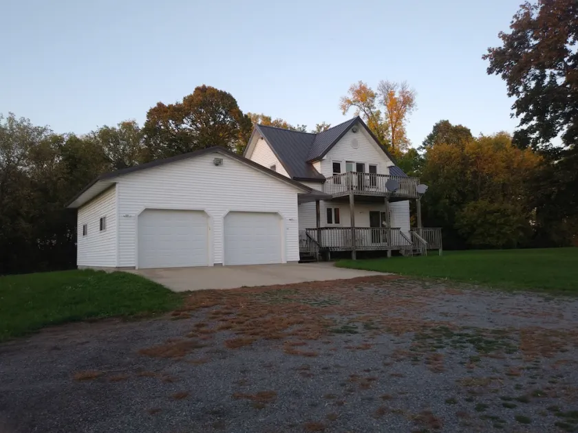 Quiet, remotely located in the country. - Image 1