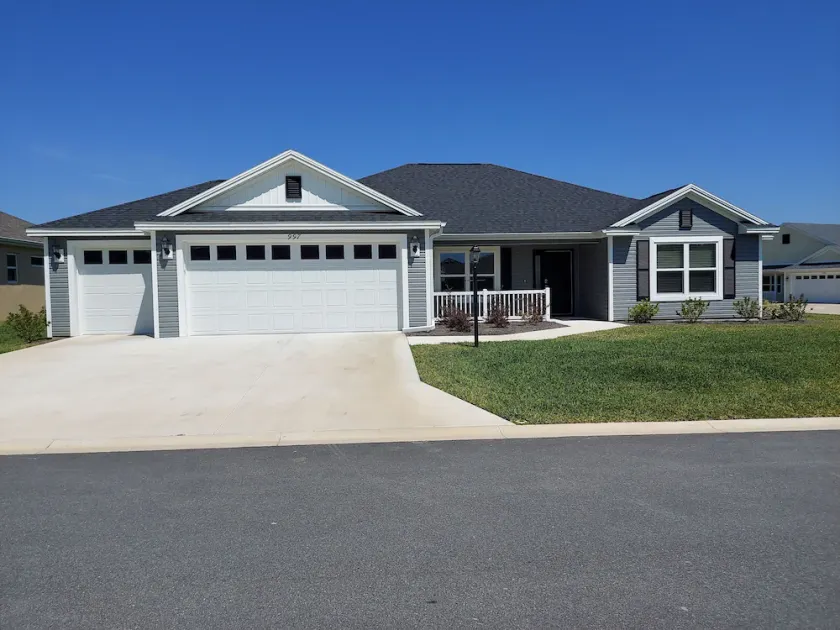 Nice 3 Bedroom, 2 Bath Home, Sleeps 6 w/golf cart - Image 1