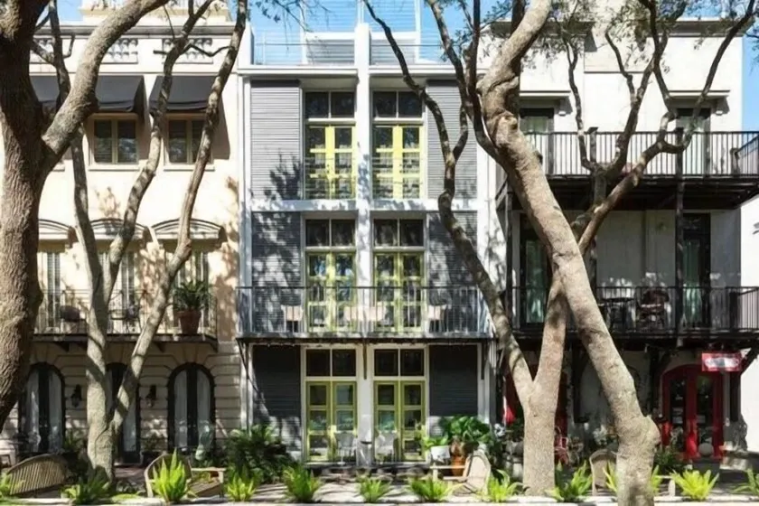 Seaside \"Forsythe House\" | 3BR | Sleeps 8 | Pet Friendly| Roof Top Terrace 🐶 - Image 1