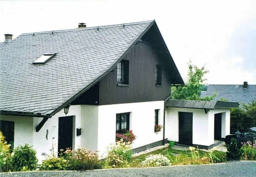 comfortable in a quiet, wooded area, hiking and biking directly from the holiday home - Image 1