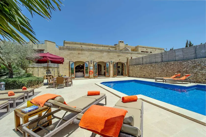 The Olives Holiday Home - Image 1