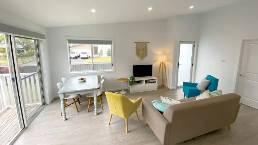 Explore Lake Macquarie and Newcastle! - Image 1