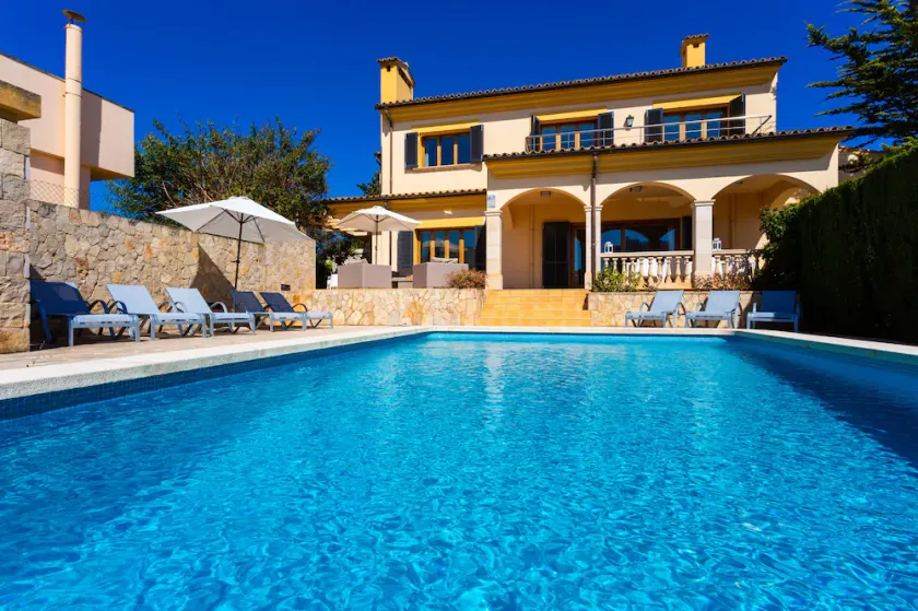 Fantastisk villa med pool, wifi och 300 m från stranden i Cala Millor - Image 1