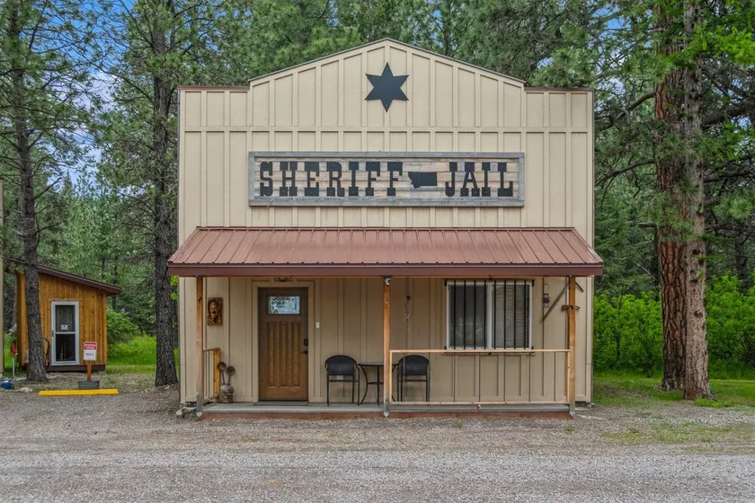 Jailhouse Cabin Old West Stay Do Time Near Glacier - Image 1
