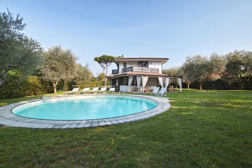 Villa \"Grazia\" with Wi-Fi, Garden, Terrace, Pool Gym & Sauna - Image 1