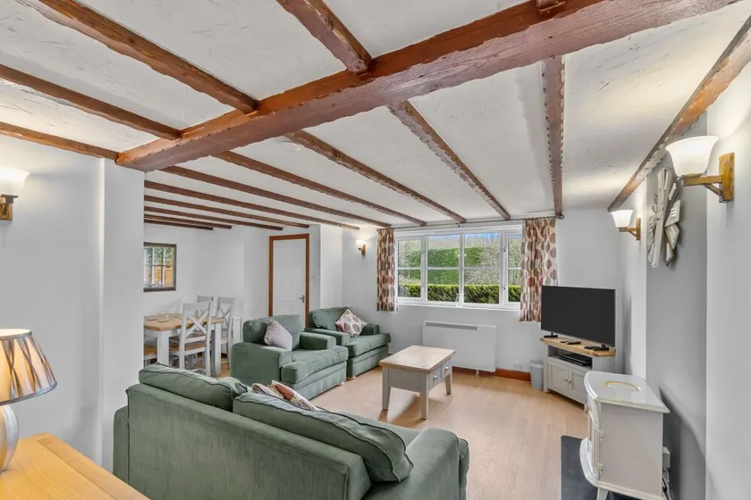Conveniently located to explore all that Cornwall and Devon have to offer - Image 1