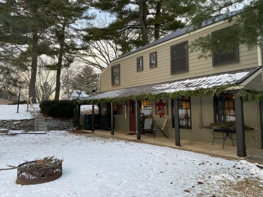 Historic lake home right in town with lots of room inside and out - Image 1