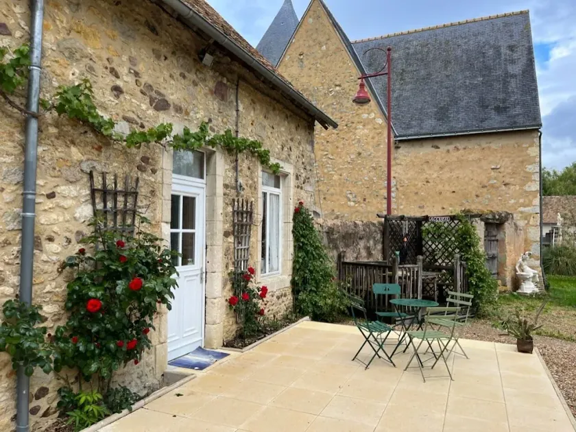 PRESBYTERY: SPIRITUAL-REPOSANT:Property in the countryside, close to footpaths - Image 1