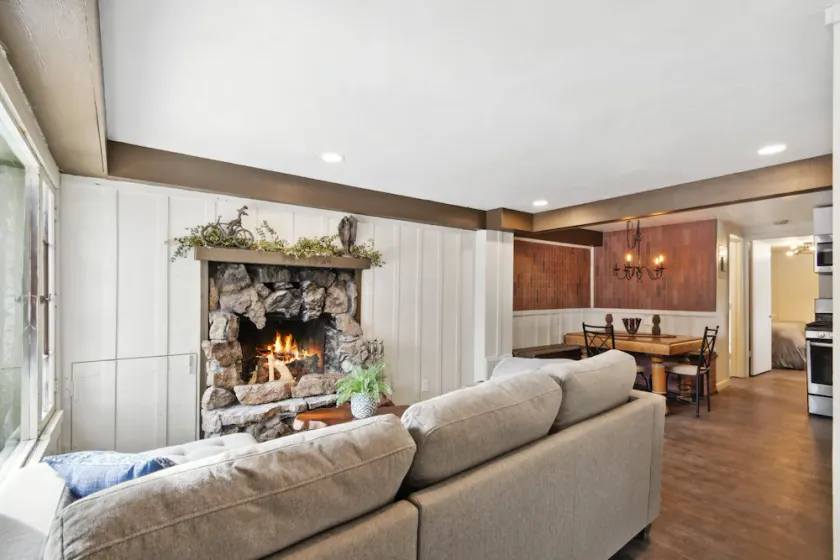 Kozy Cabin - Image 1