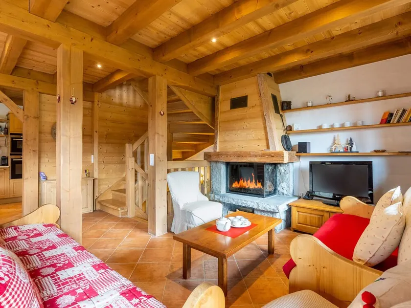 Chalet mitoyen 3 étoiles à La Clusaz, 500m des pistes, 10 pers, terrasse, cheminée, garage, WiFi - FR-1-459-186 - Image 1