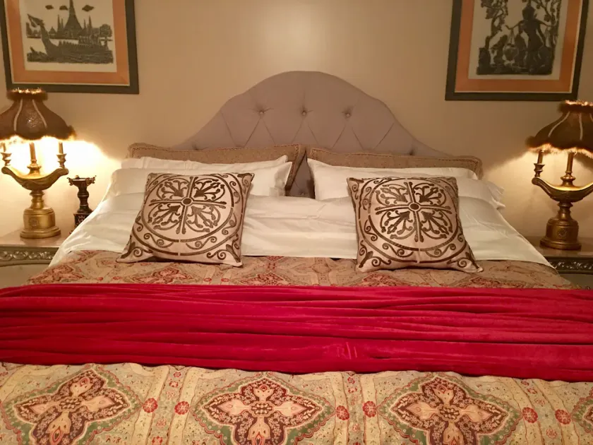 Exquisite 2BR Luxury Suite  Prime Greenville Location - Image 1
