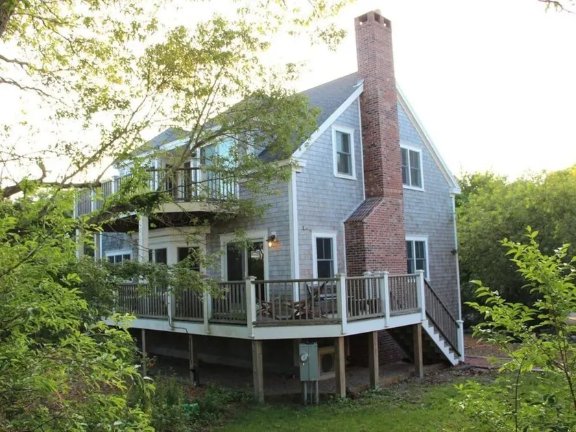 Maison de luxe isolée Hilltop. Vues sur l'eau.  À quelques pas de la plage et de la ville - Image 1