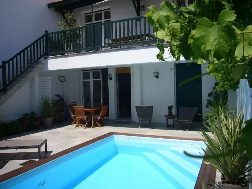 Very beautiful Basque house from the 1930s with heated pool in the center of Biarritz - Image 1